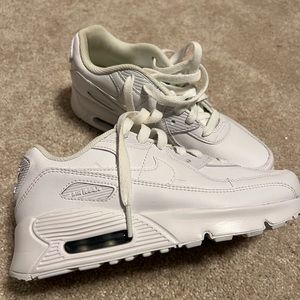 White Nike Airmax 90.